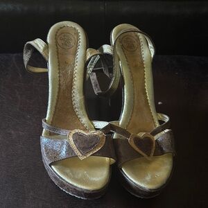 Elegant Gold and Brown Heart Sandals